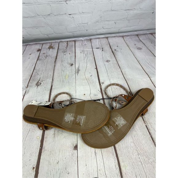 express women’s sandals with the studs and straps tan size 9 - Picture 5 of 6